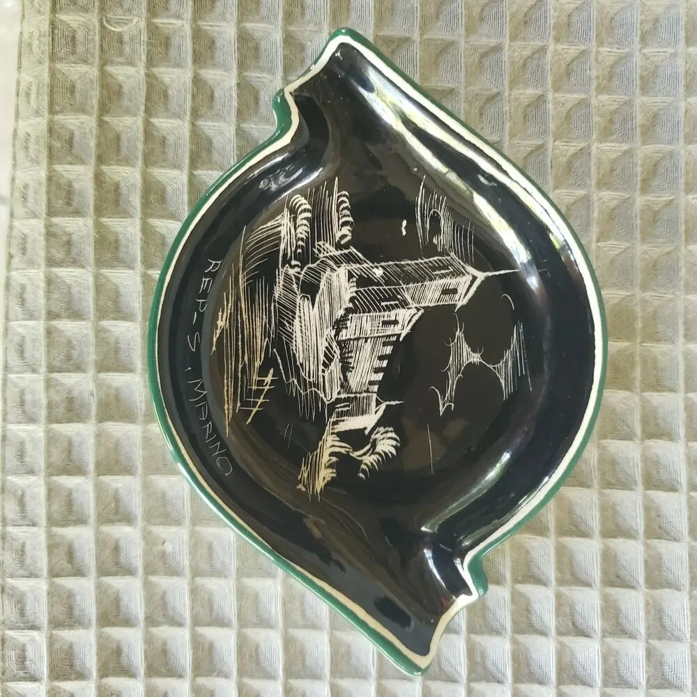 Vintg San Marino Sgraffito Ceramic Ashtray Small Leaf Dish Black Green Fortress